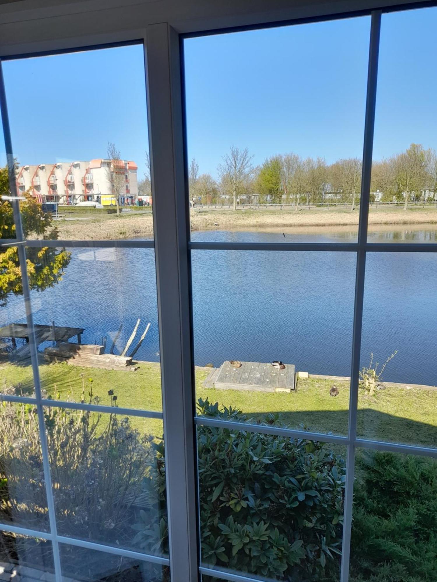 Chalet Makkum C99B Met Prive Gelegen Tuin Aan Het Water Kültér fotó