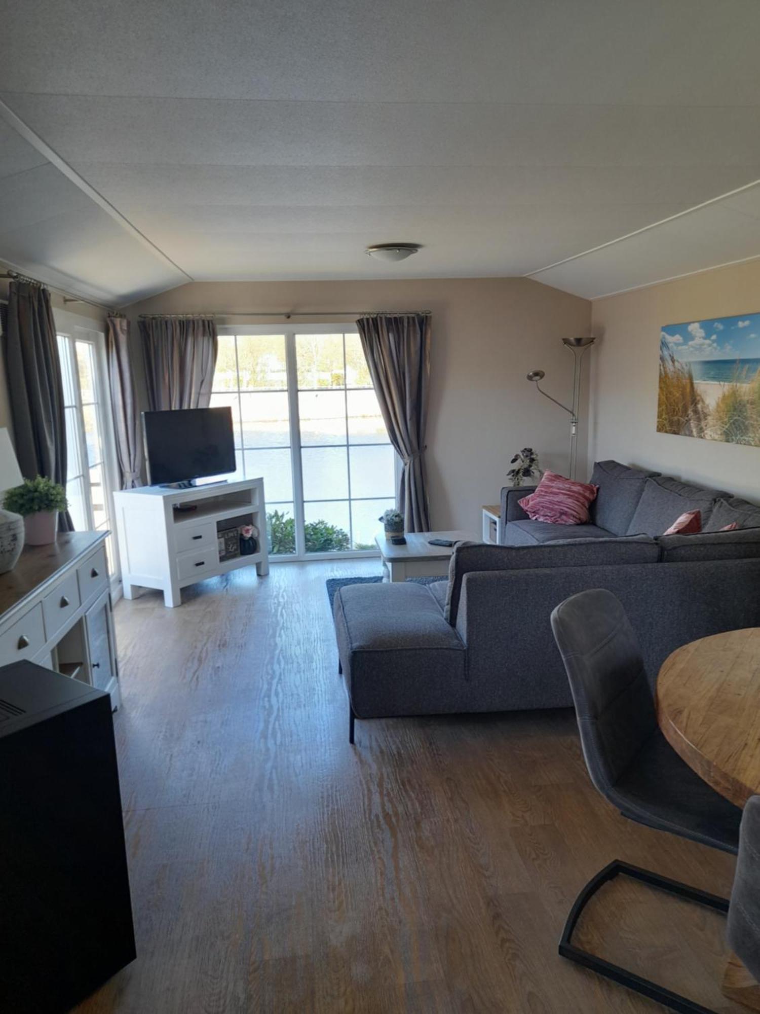 Chalet Makkum C99B Met Prive Gelegen Tuin Aan Het Water Kültér fotó